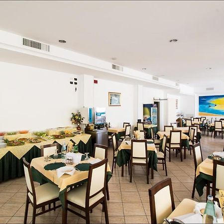 Hotel Belfiore Misano Adriatico Kültér fotó