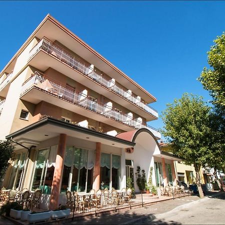 Hotel Belfiore Misano Adriatico Kültér fotó