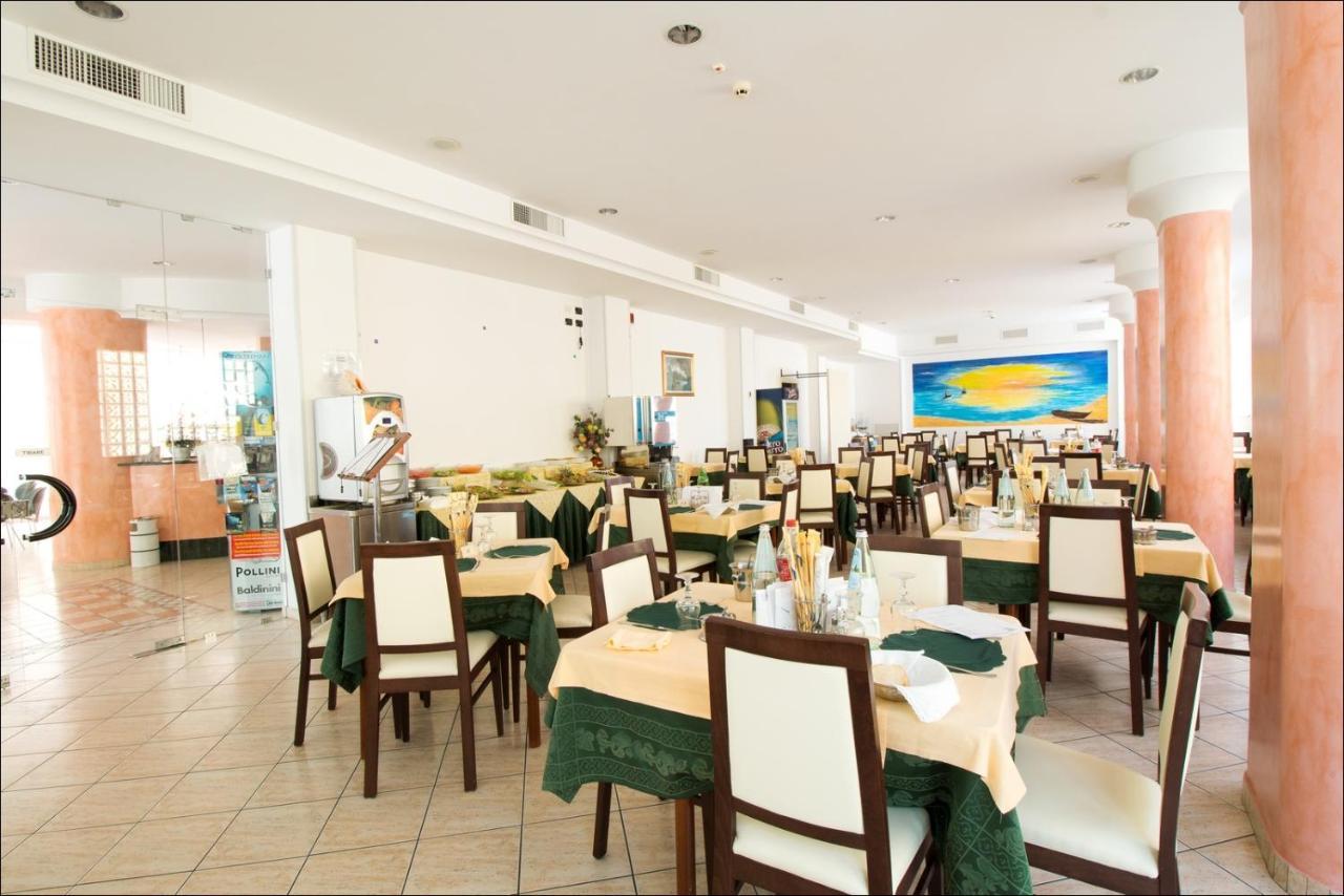 Hotel Belfiore Misano Adriatico Kültér fotó