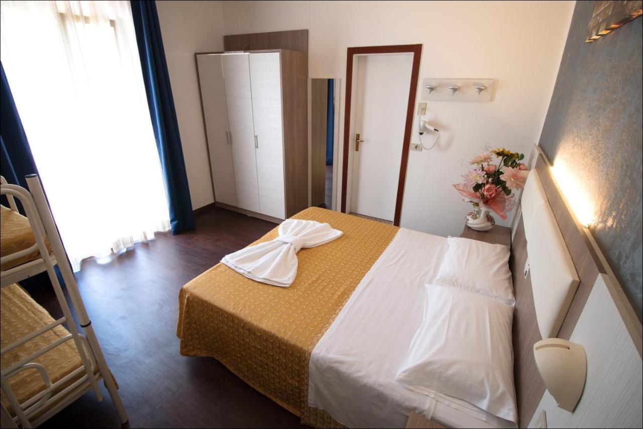 Hotel Belfiore Misano Adriatico Kültér fotó