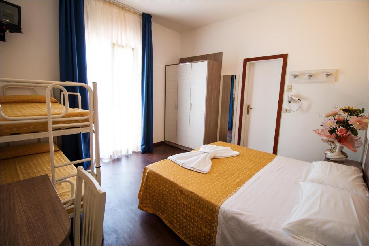 Hotel Belfiore Misano Adriatico Kültér fotó